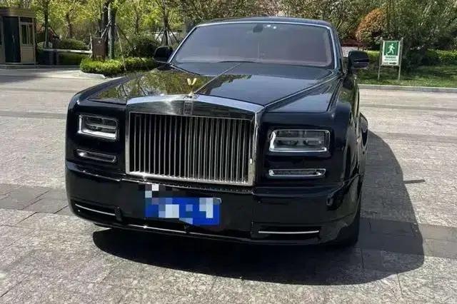 2006 Phantom 6.7L Extended Wheelbase (EWB) — миниатюра 2