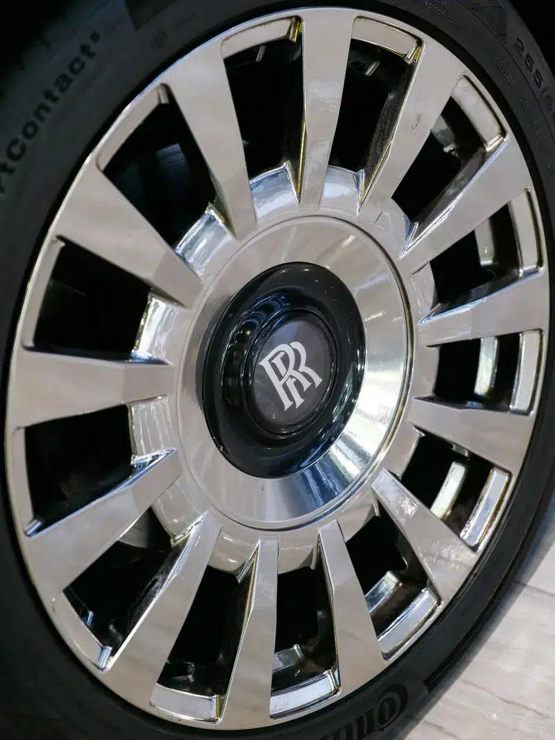 2013 Phantom 6.7L Extended Wheelbase (EWB) — миниатюра 15