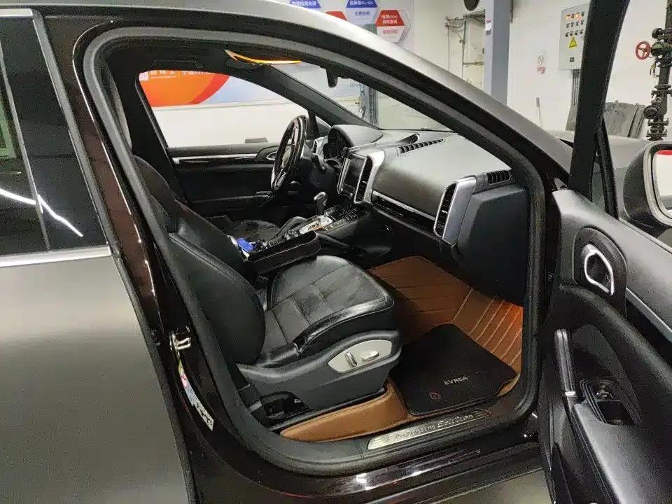 Cayenne 2016 Cayenne Platinum Edition 3.0T — миниатюра 16
