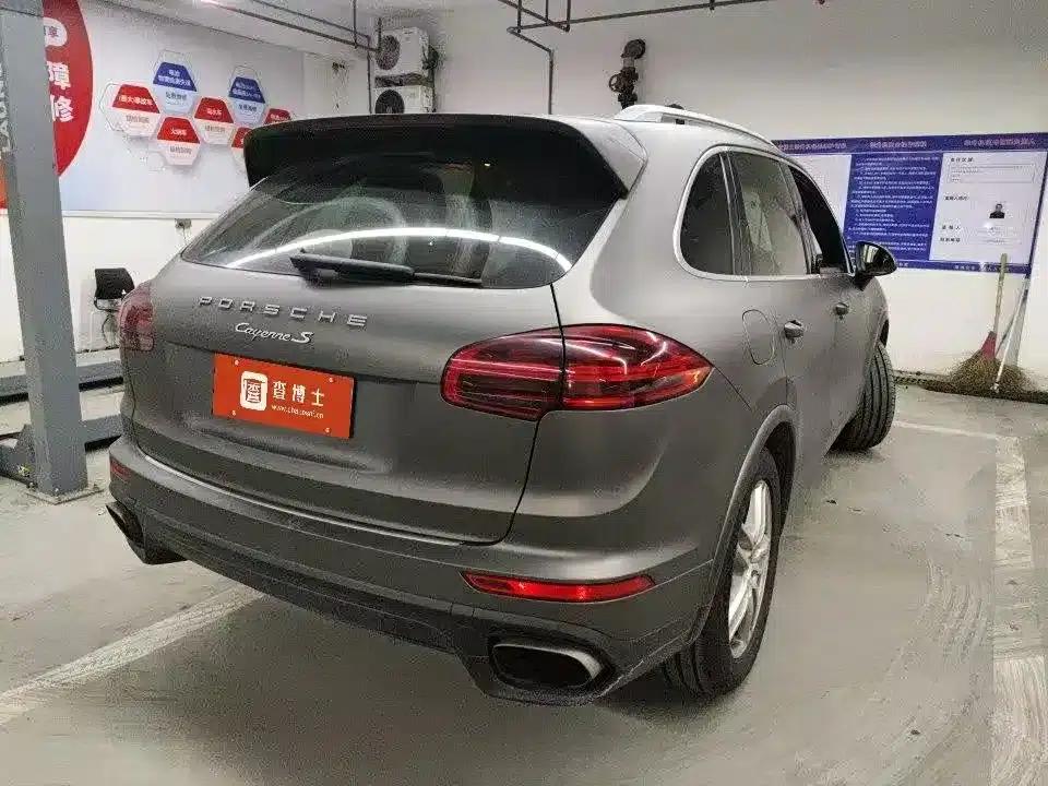 Cayenne 2016 Cayenne Platinum Edition 3.0T — миниатюра 3