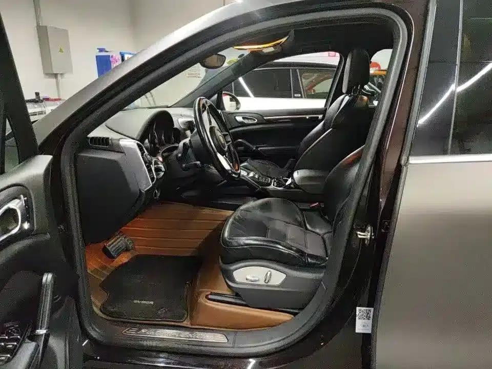 Cayenne 2016 Cayenne Platinum Edition 3.0T — миниатюра 6