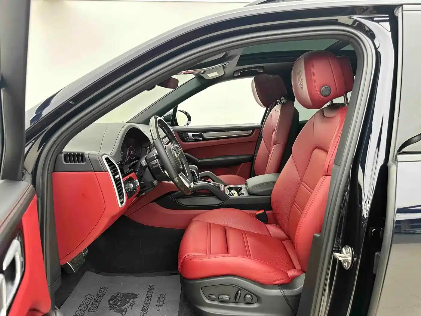 2023 Cayenne 3.0T Platinum Edition — миниатюра 4