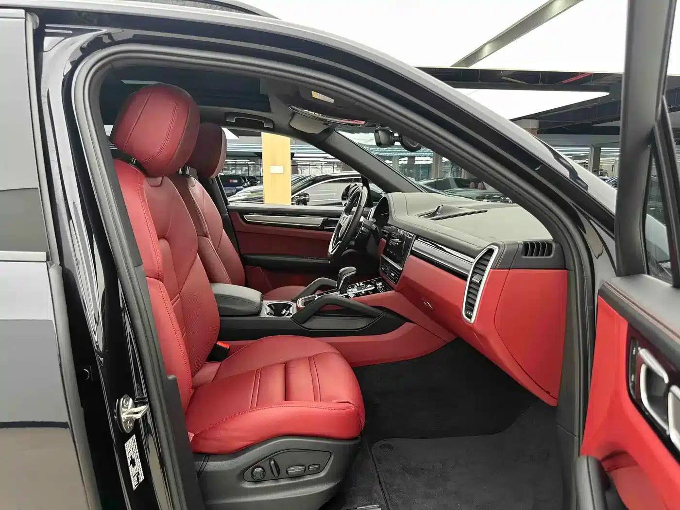 2023 Cayenne 3.0T Platinum Edition — миниатюра 5