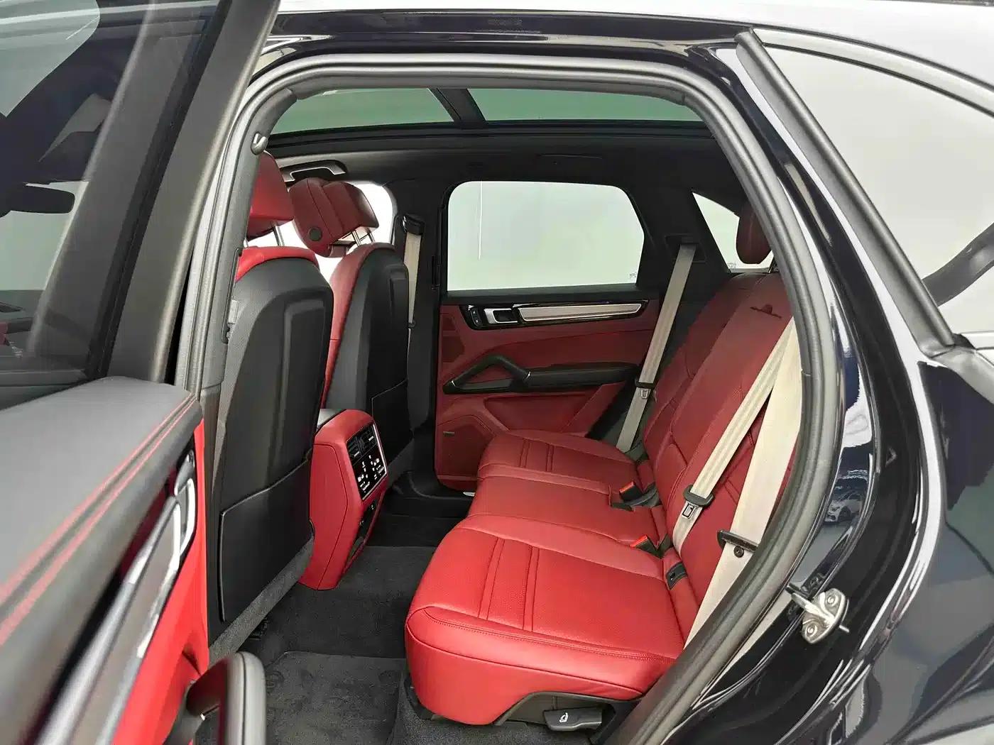 2023 Cayenne 3.0T Platinum Edition — миниатюра 7