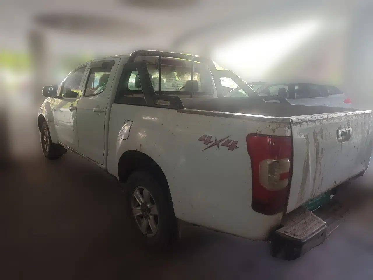 Isuzu JLM 2018 2.8T Classic Edition 4x4 Luxury Model with Extended Cargo Bed JE493ZLQ5F — миниатюра 4