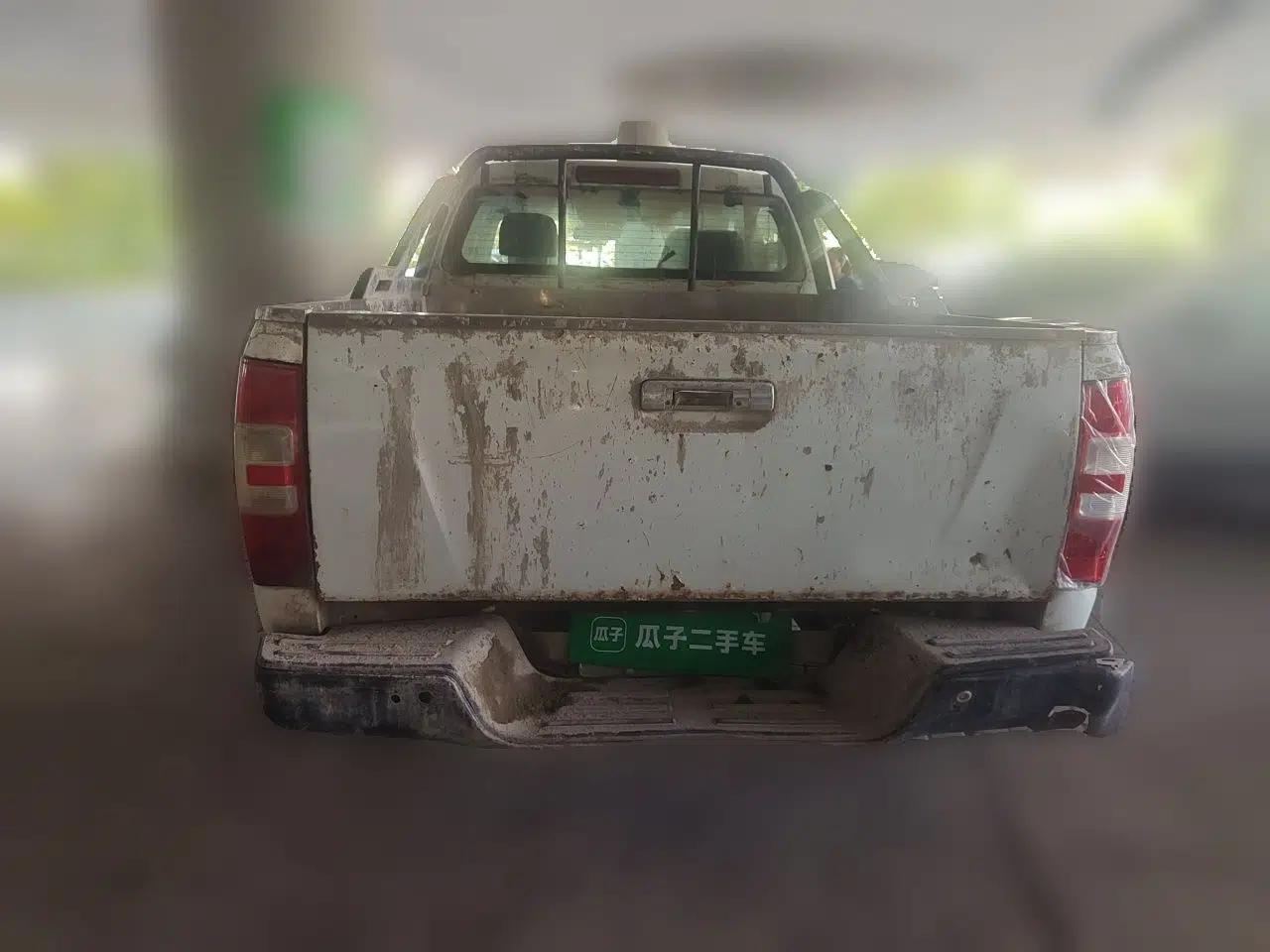 Isuzu JLM 2018 2.8T Classic Edition 4x4 Luxury Model with Extended Cargo Bed JE493ZLQ5F — миниатюра 5