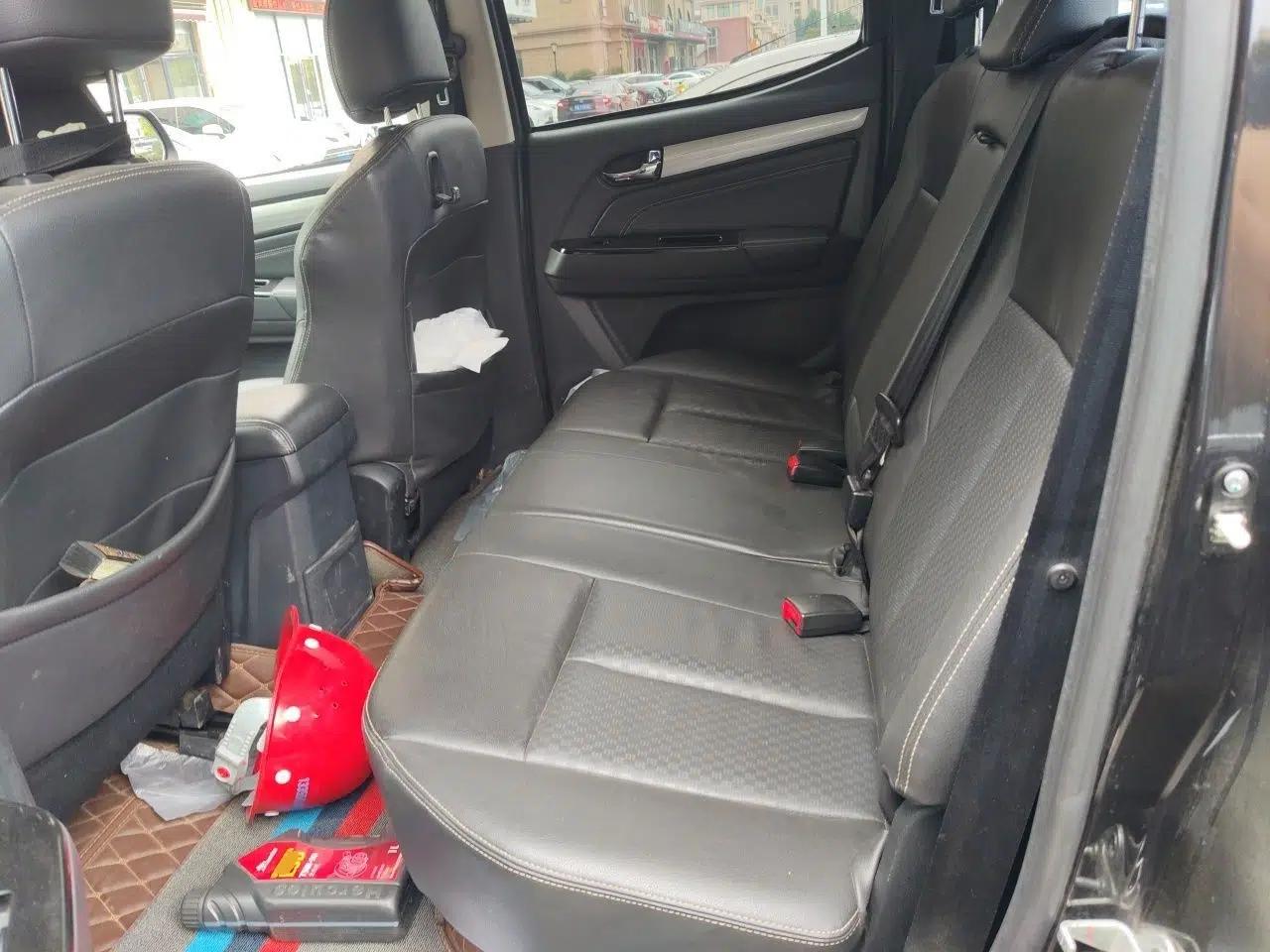 Isuzu D-MAX 2018 3.0T Four-Wheel Drive Automatic Ultra-Luxury Version 4JJ1-TC HI — миниатюра 17