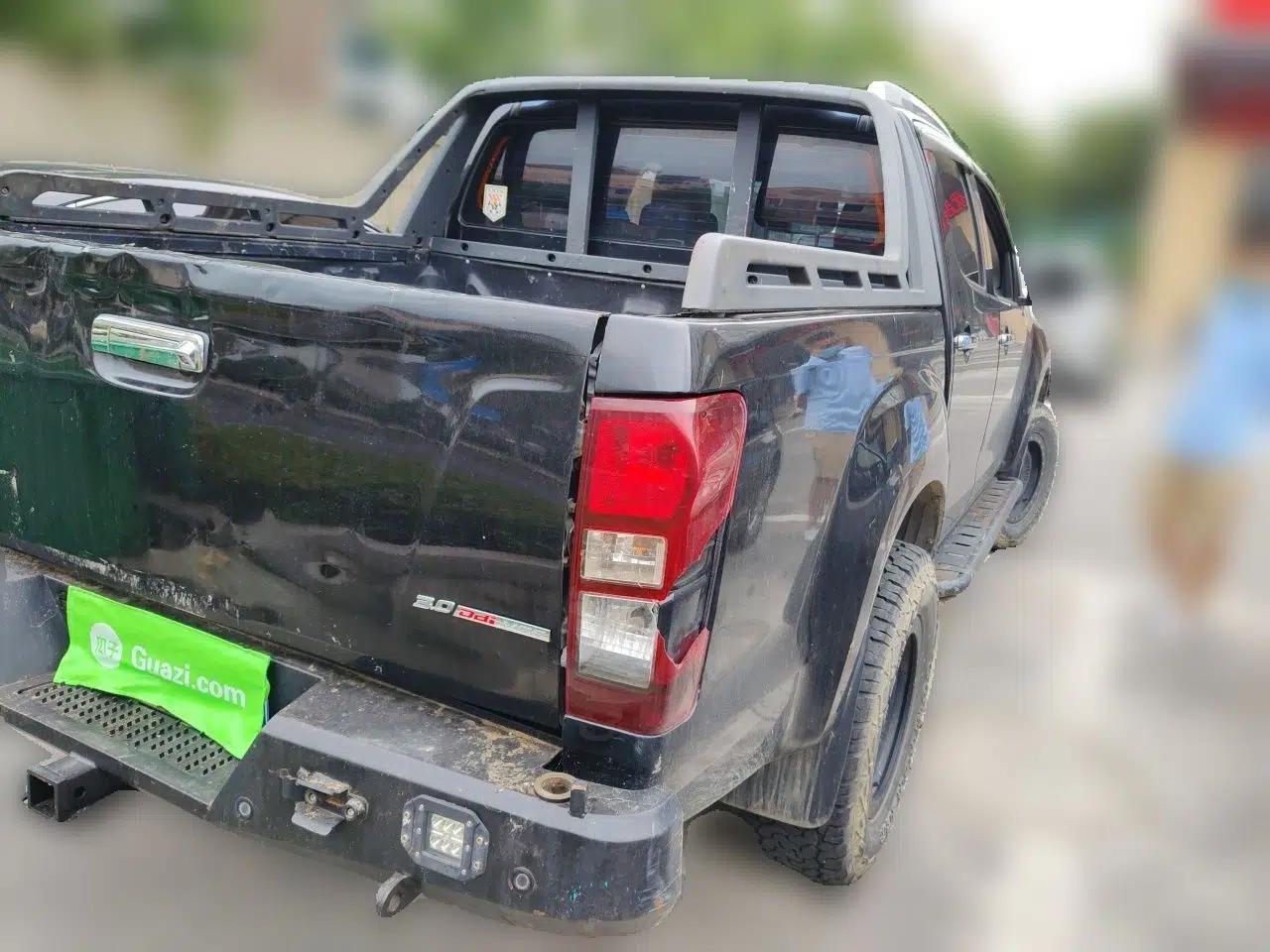 Isuzu D-MAX 2018 3.0T Four-Wheel Drive Automatic Ultra-Luxury Version 4JJ1-TC HI — миниатюра 6