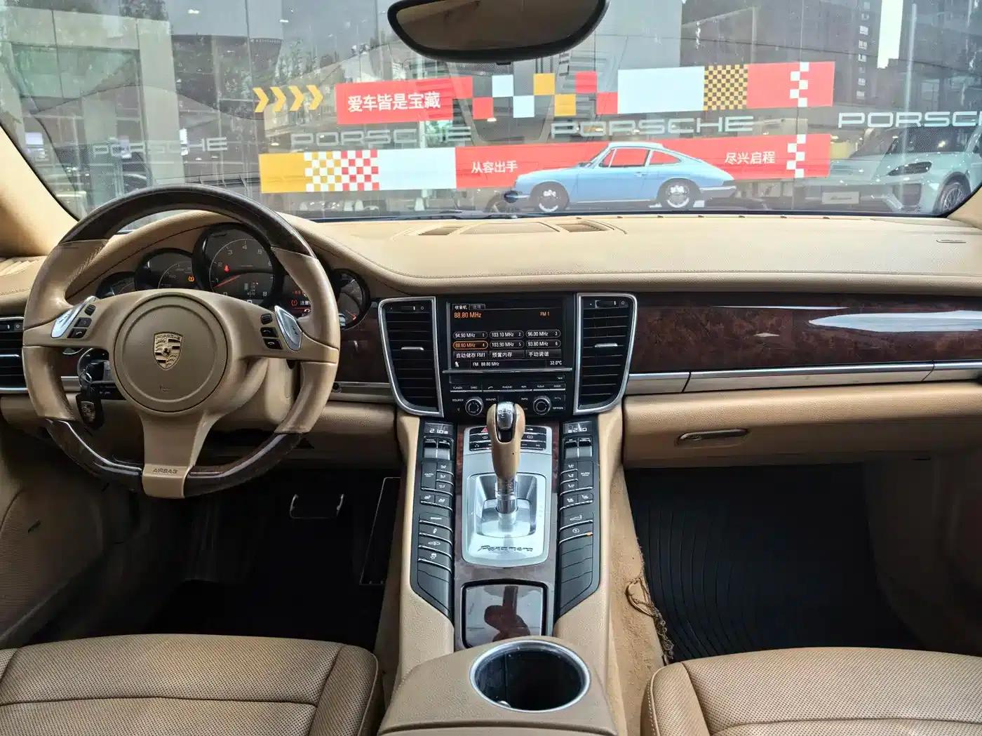 Panamera 2010 Panamera 4 3.6L — миниатюра 4