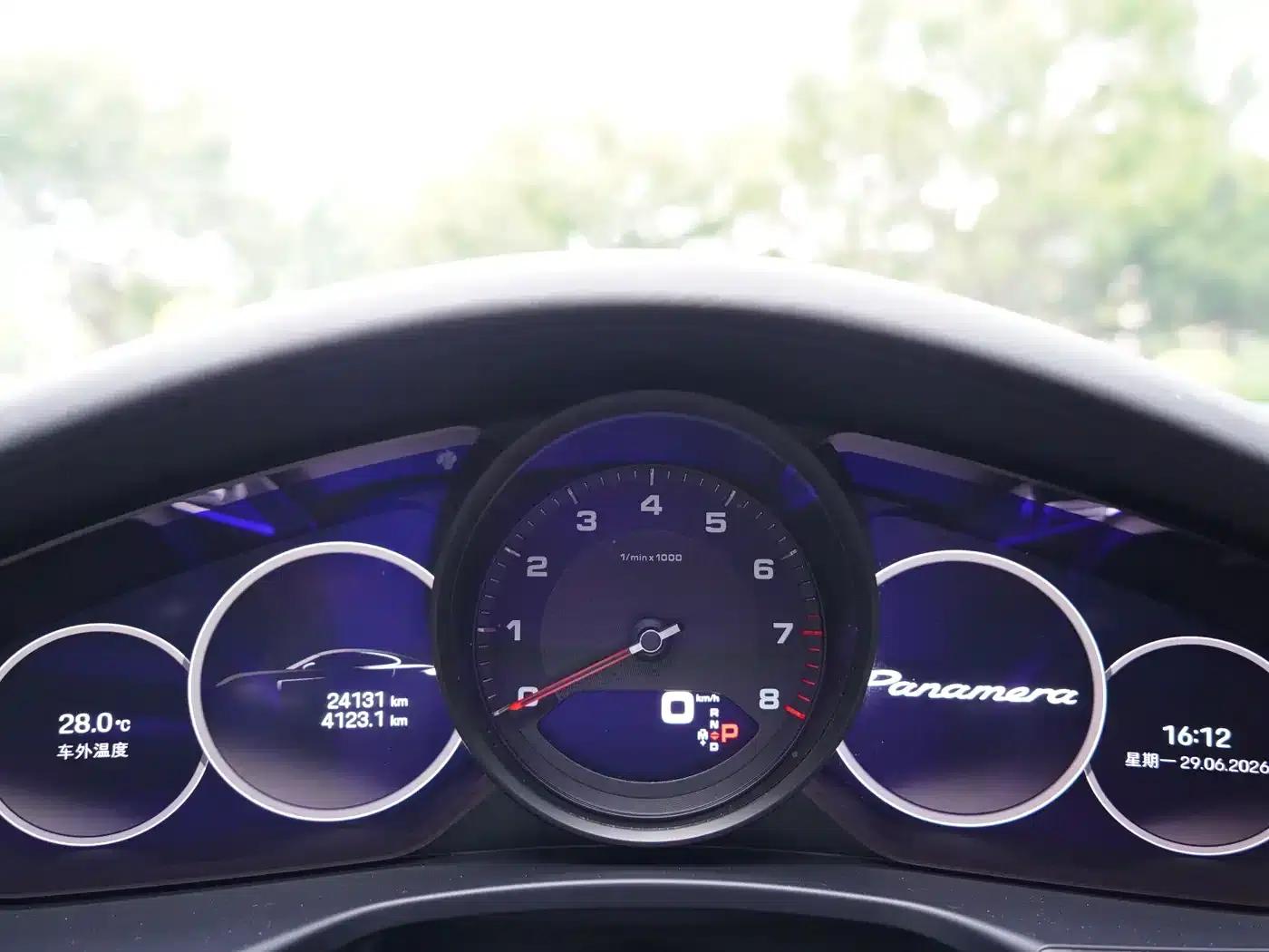 2022 Panamera Executive Long Wheelbase Platinum Edition 2.9T — миниатюра 15