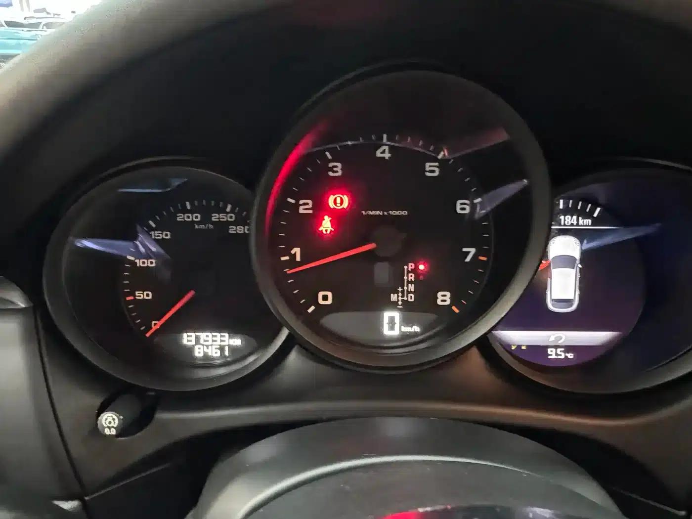 2016 Macan 2.0T — миниатюра 10