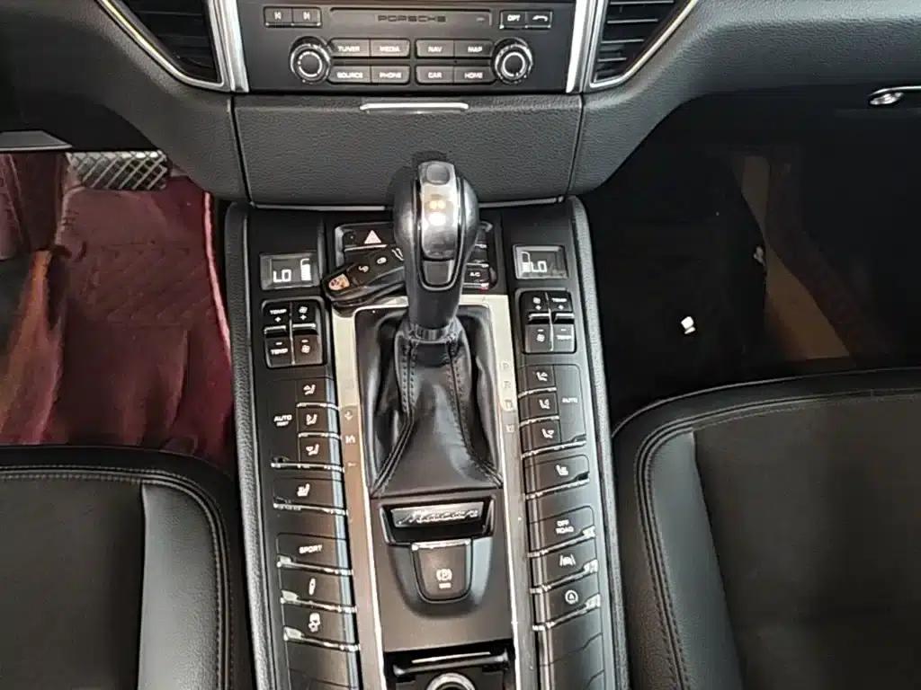 2017 Macan 2.0T — миниатюра 14