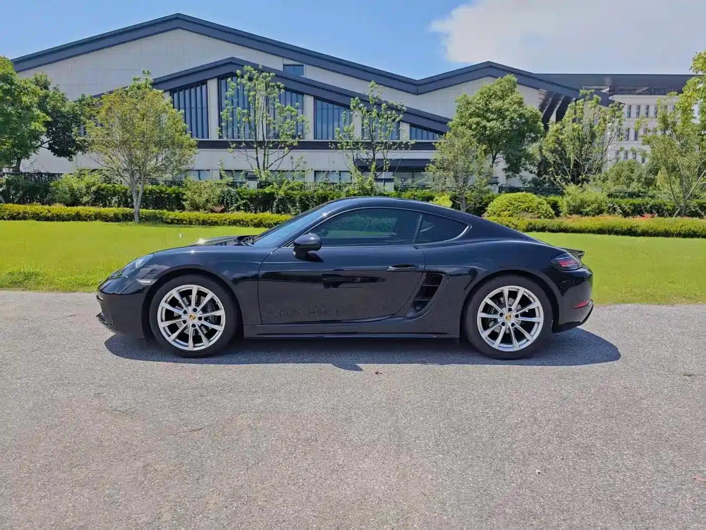 Porsche 718 Cayman 2022 2.0T — миниатюра 2