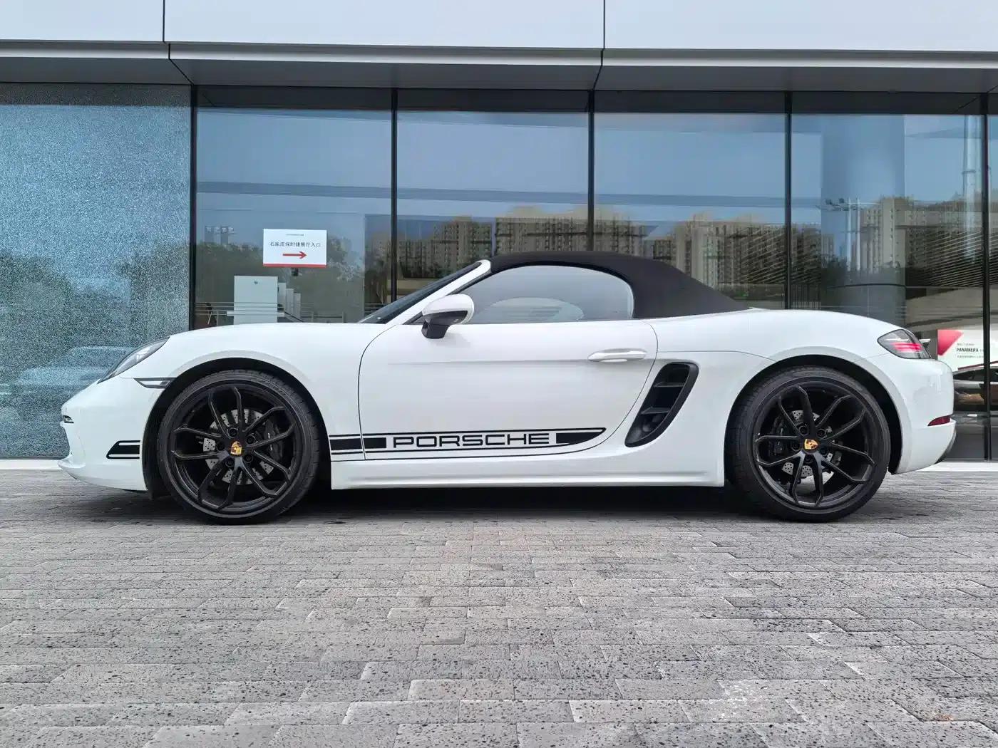 2023 Porsche 718 Boxster Style Edition 2.0T — миниатюра 4