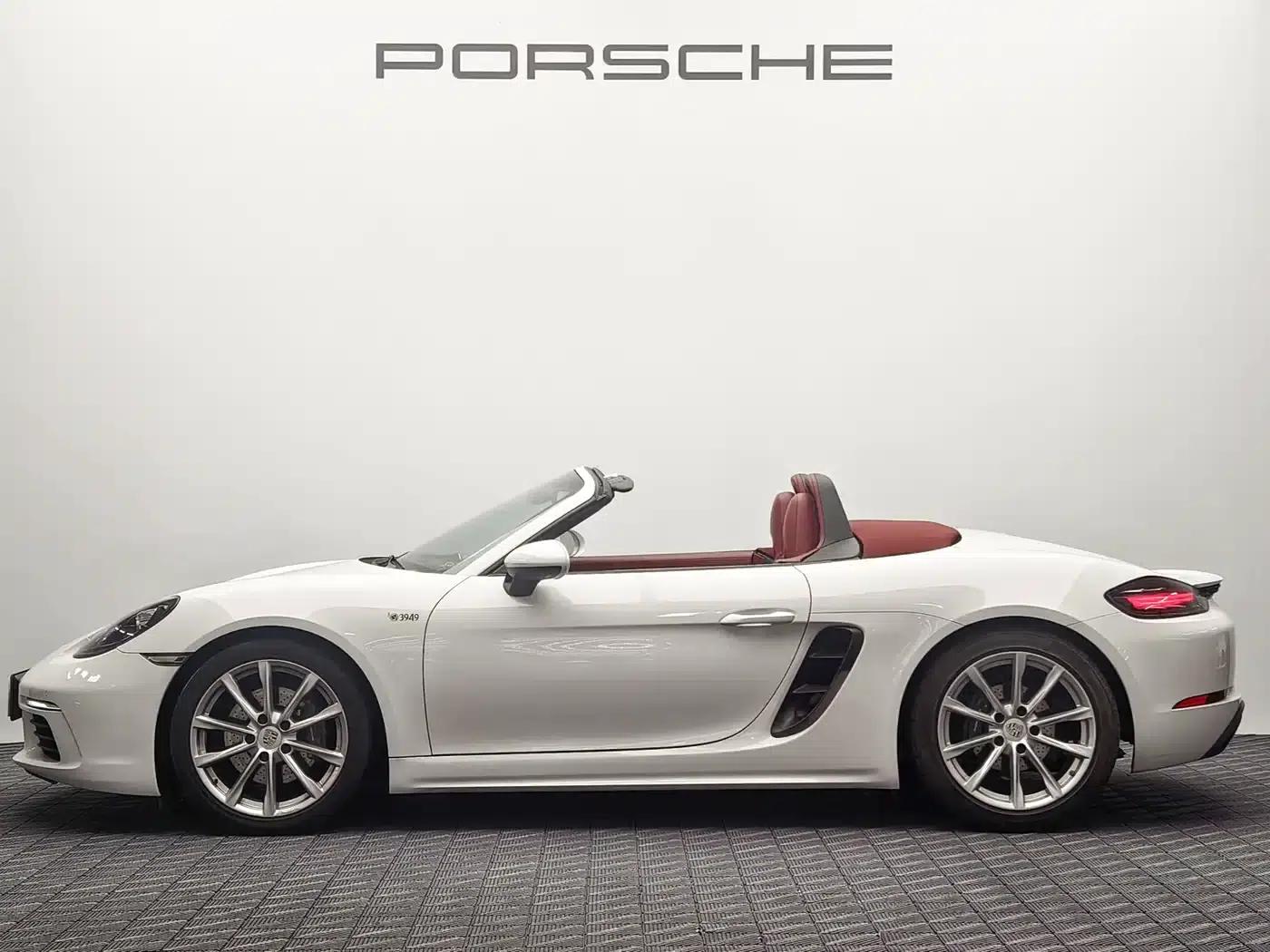 2023 Porsche 718 Boxster 2.0T — миниатюра 5