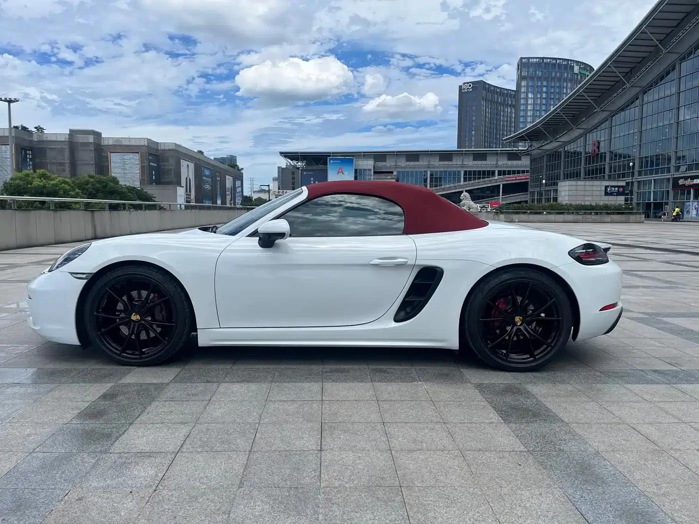 2022 Porsche 718 Boxster 2.0T — миниатюра 7