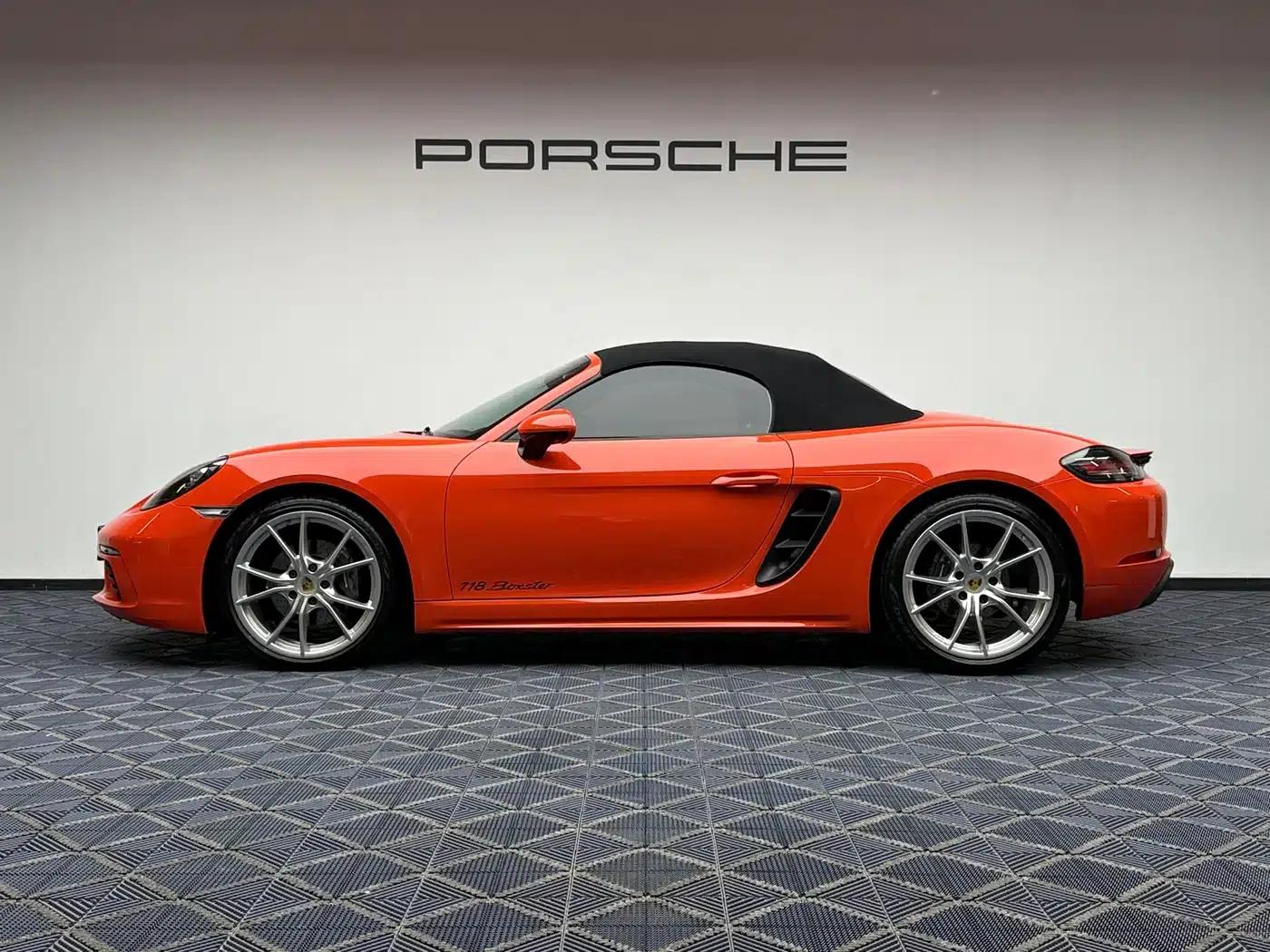 2020 Porsche 718 Boxster 2.0T — миниатюра 9