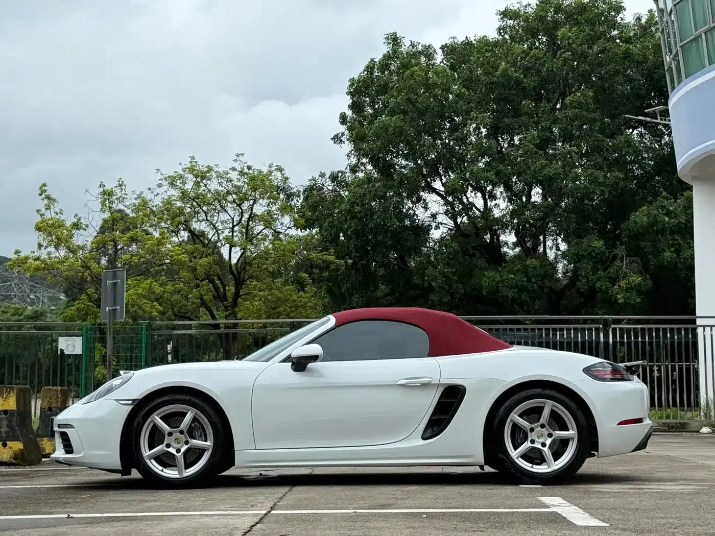 2022 Porsche 718 Boxster 2.0T — миниатюра 14