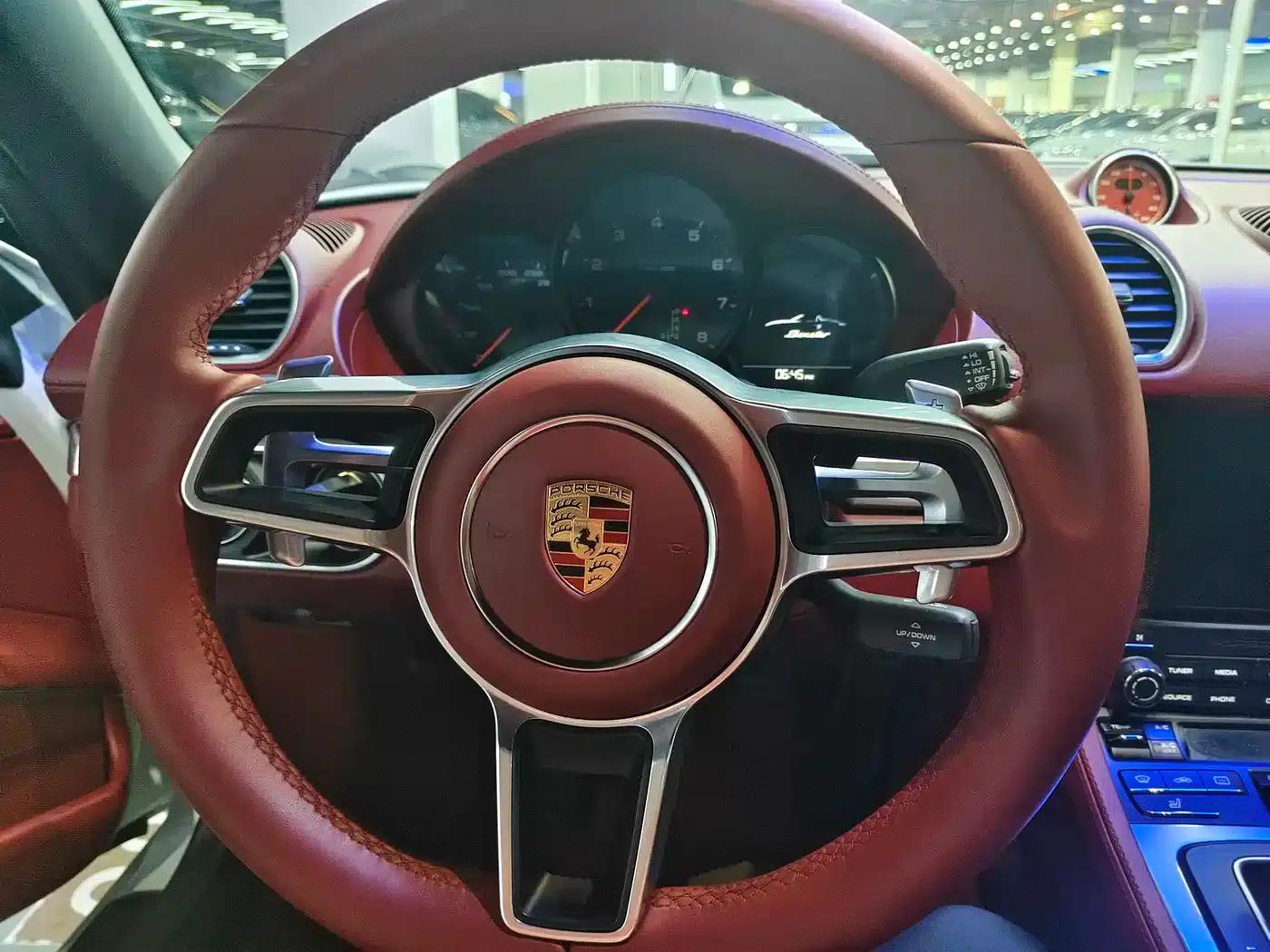 2016 Porsche 718 Boxster 2.0T — миниатюра 6