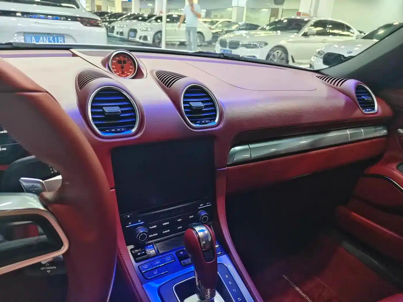 2016 Porsche 718 Boxster 2.0T — миниатюра 7
