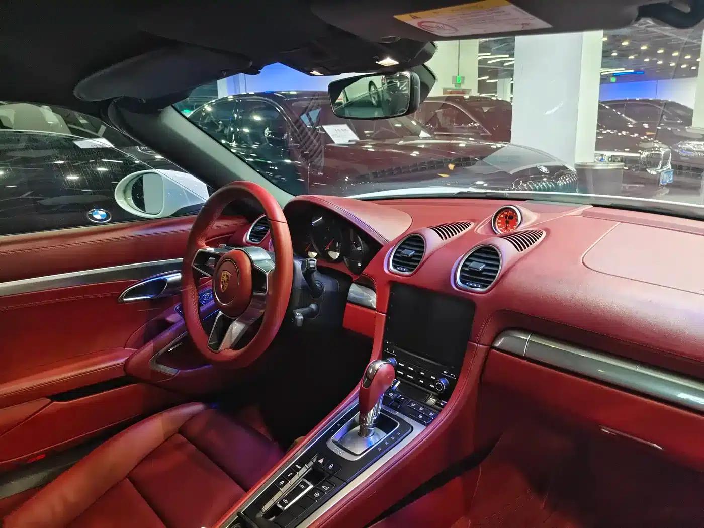 2016 Porsche 718 Boxster 2.0T — миниатюра 9