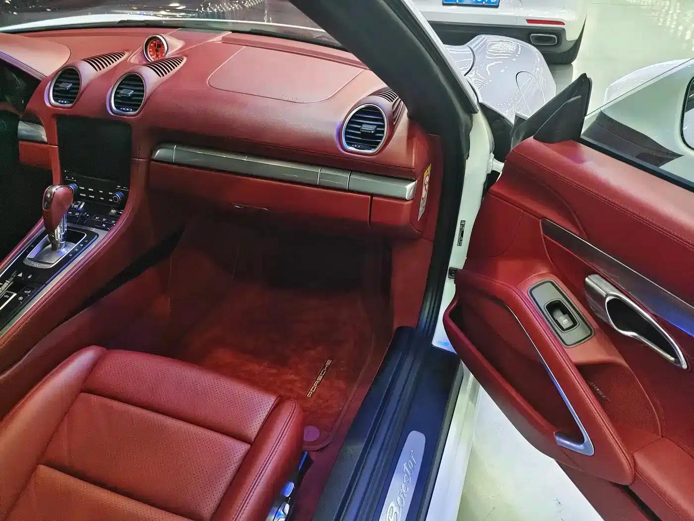 2016 Porsche 718 Boxster 2.0T — миниатюра 10