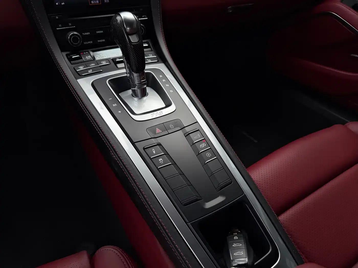 Porsche 718 Cayman 2022 2.0T — миниатюра 20