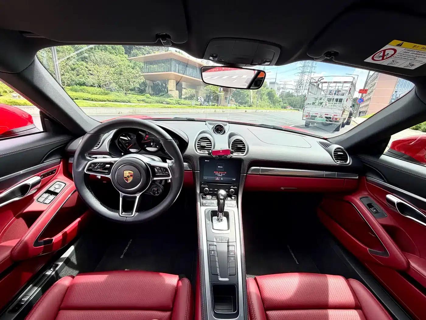 Porsche 718 Cayman 2022 2.0T — миниатюра 24
