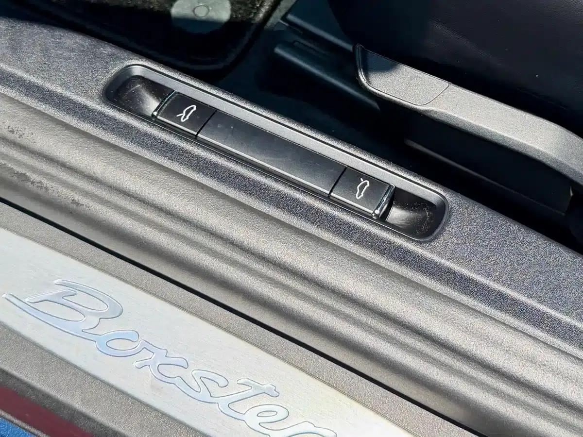 2020 Porsche 718 Boxster 2.0T — миниатюра 12
