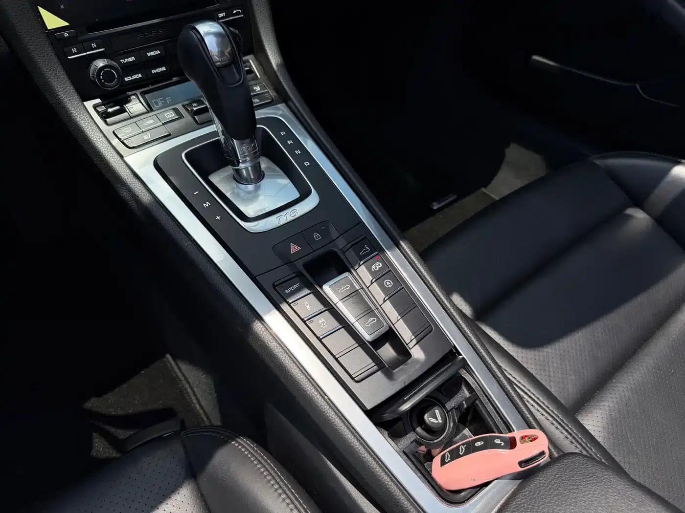 2020 Porsche 718 Boxster 2.0T — миниатюра 15