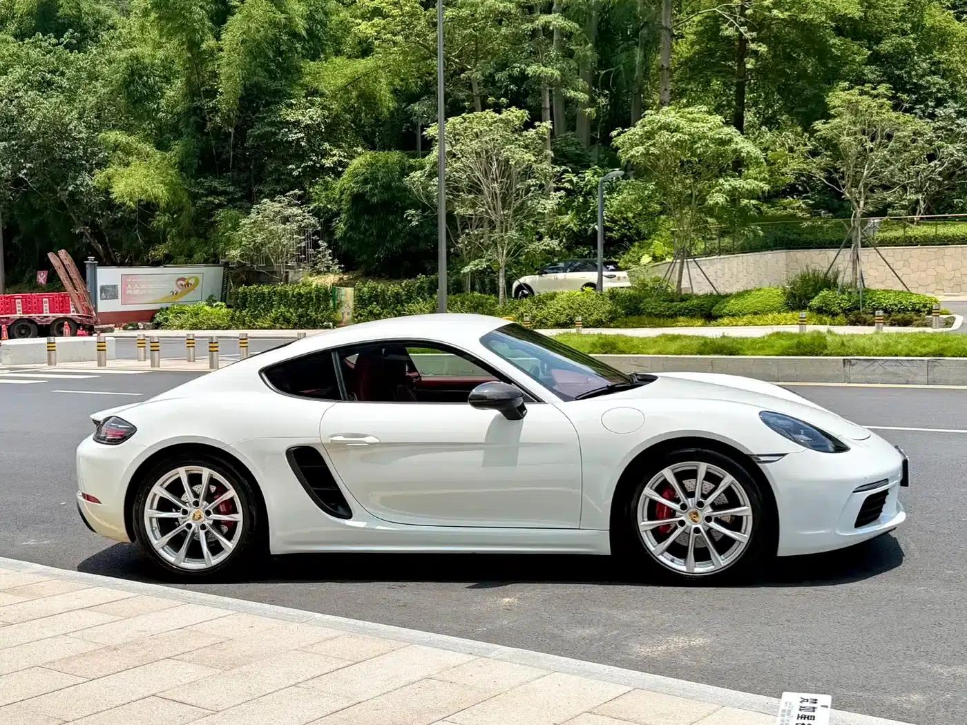 Porsche 718 Cayman 2018 2.0T — миниатюра 4