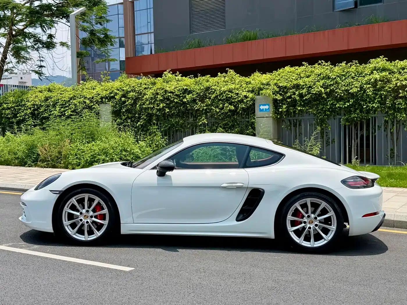 Porsche 718 Cayman 2018 2.0T — миниатюра 8