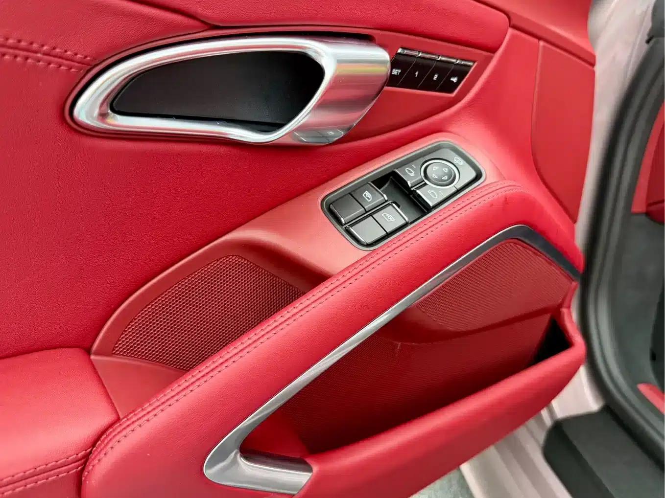 2022 Porsche 718 Boxster 2.0T — миниатюра 13