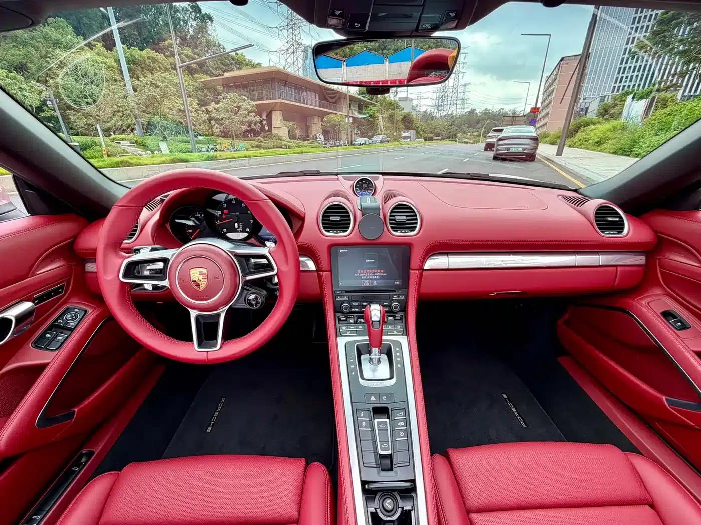 2022 Porsche 718 Boxster 2.0T — миниатюра 19