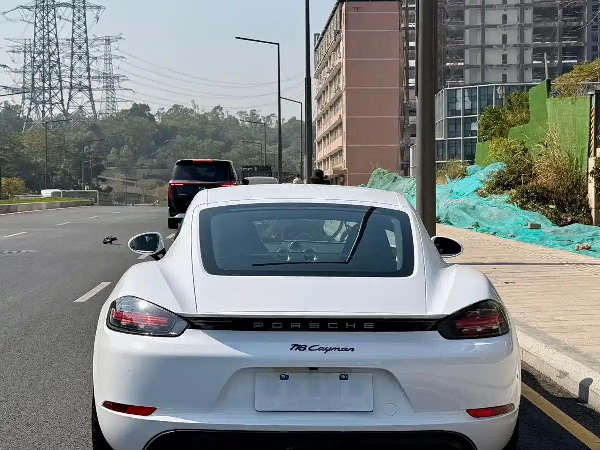Porsche 718 Cayman 2016 2.0T — миниатюра 6