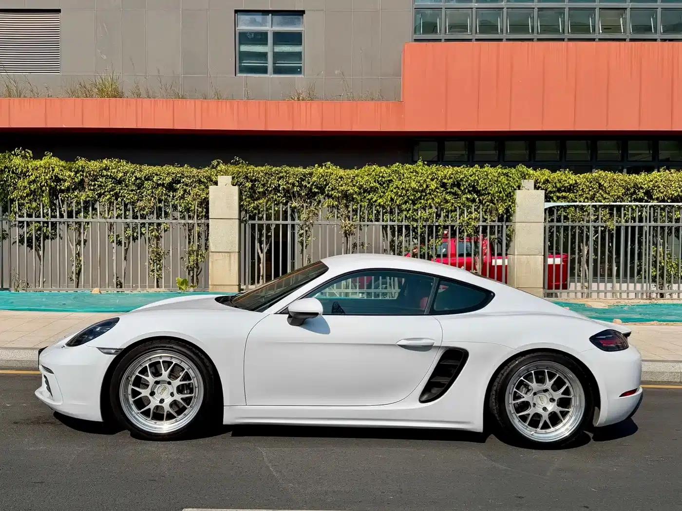 Porsche 718 Cayman 2016 2.0T — миниатюра 8