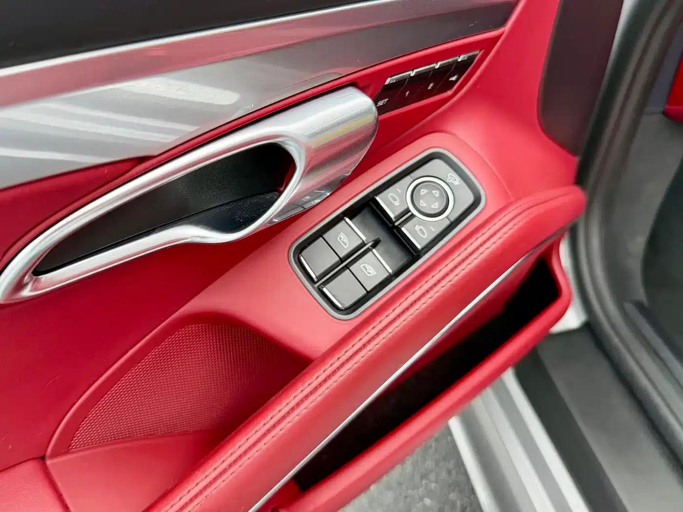 2022 Porsche 718 Boxster 2.0T — миниатюра 15