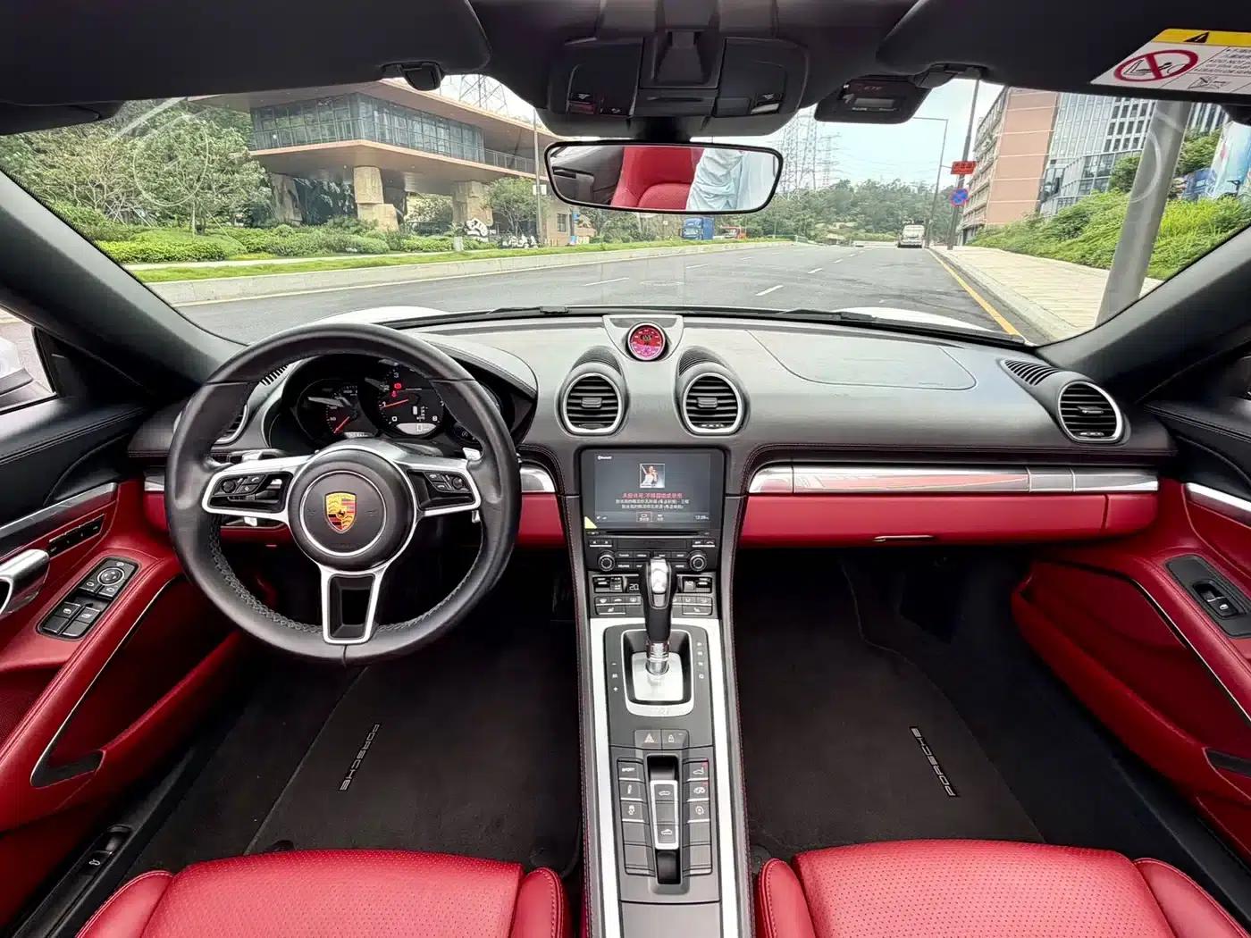 2022 Porsche 718 Boxster 2.0T — миниатюра 22