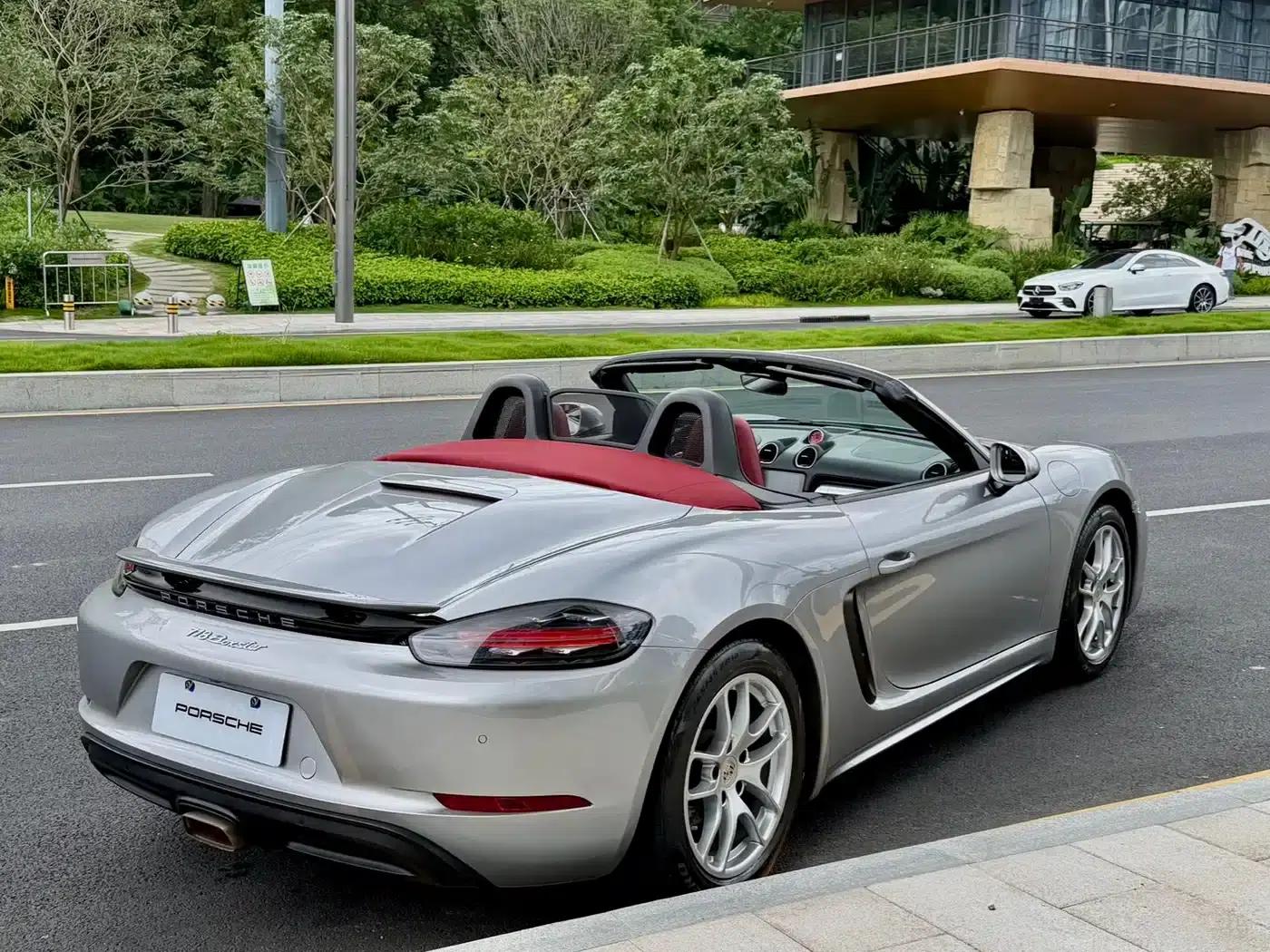 2022 Porsche 718 Boxster 2.0T — миниатюра 5