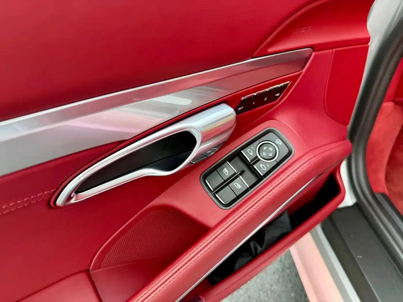 2022 Porsche 718 Boxster 2.0T — миниатюра 16