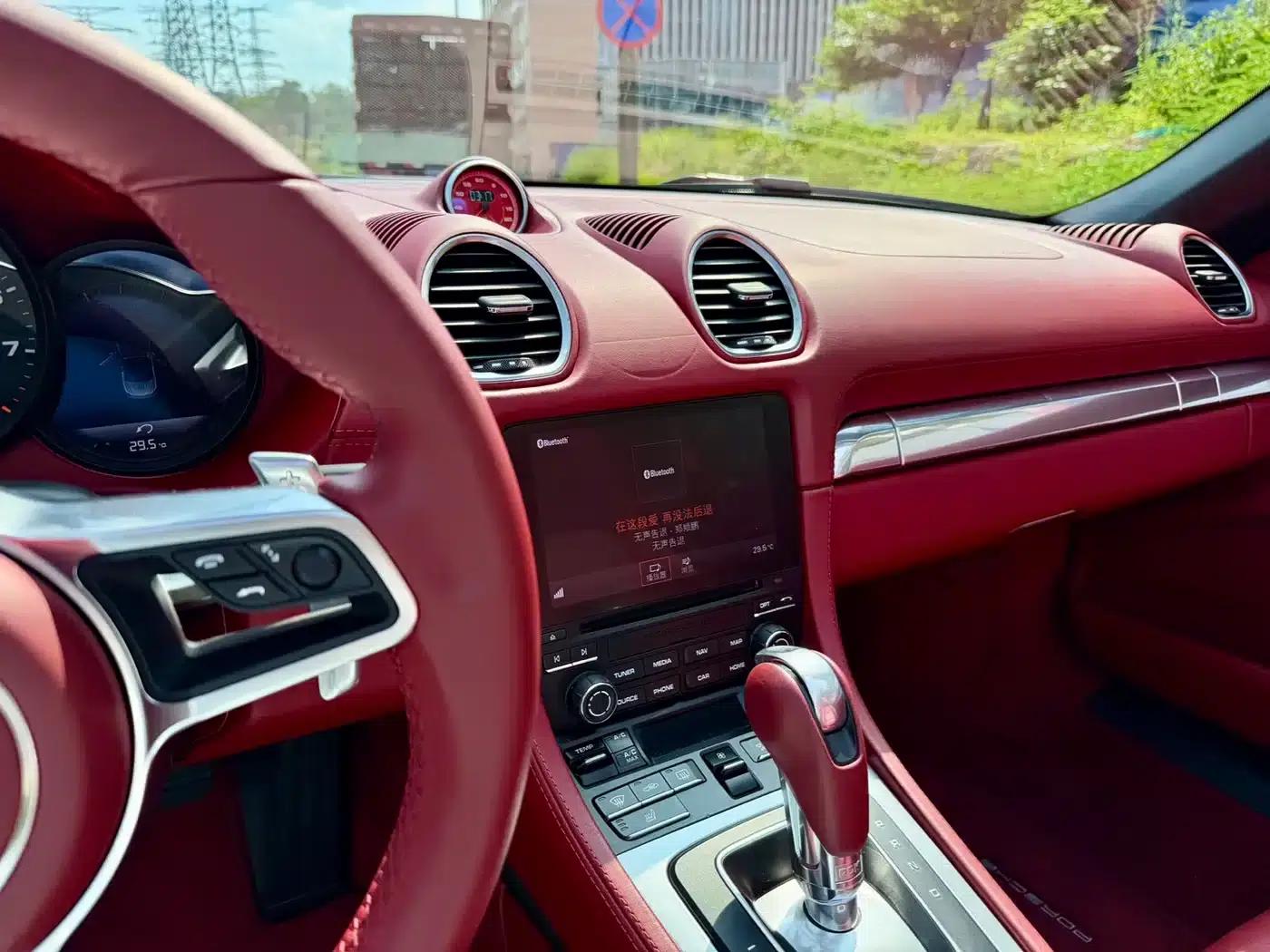 2022 Porsche 718 Boxster 2.0T — миниатюра 20