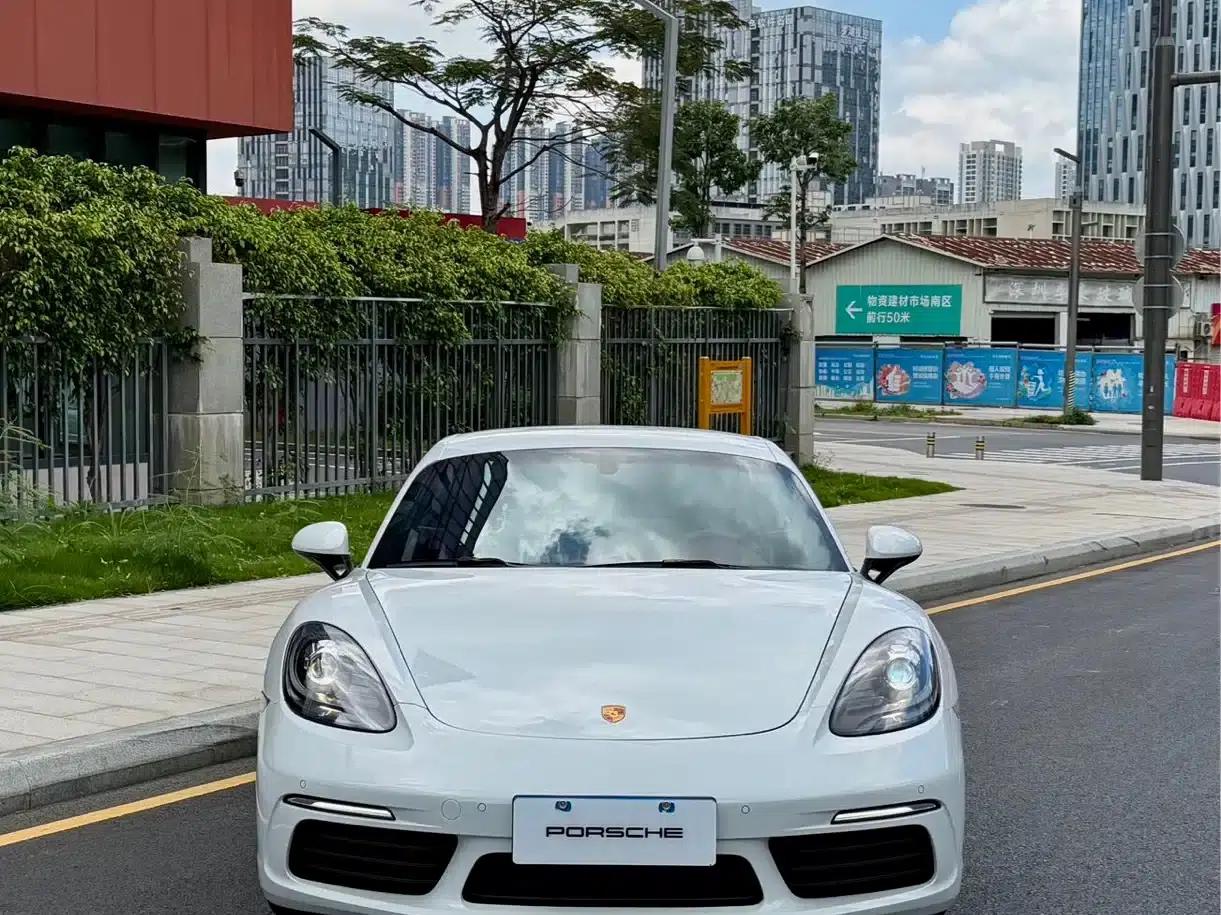 Porsche 718 Cayman 2020 2.0T — миниатюра 2