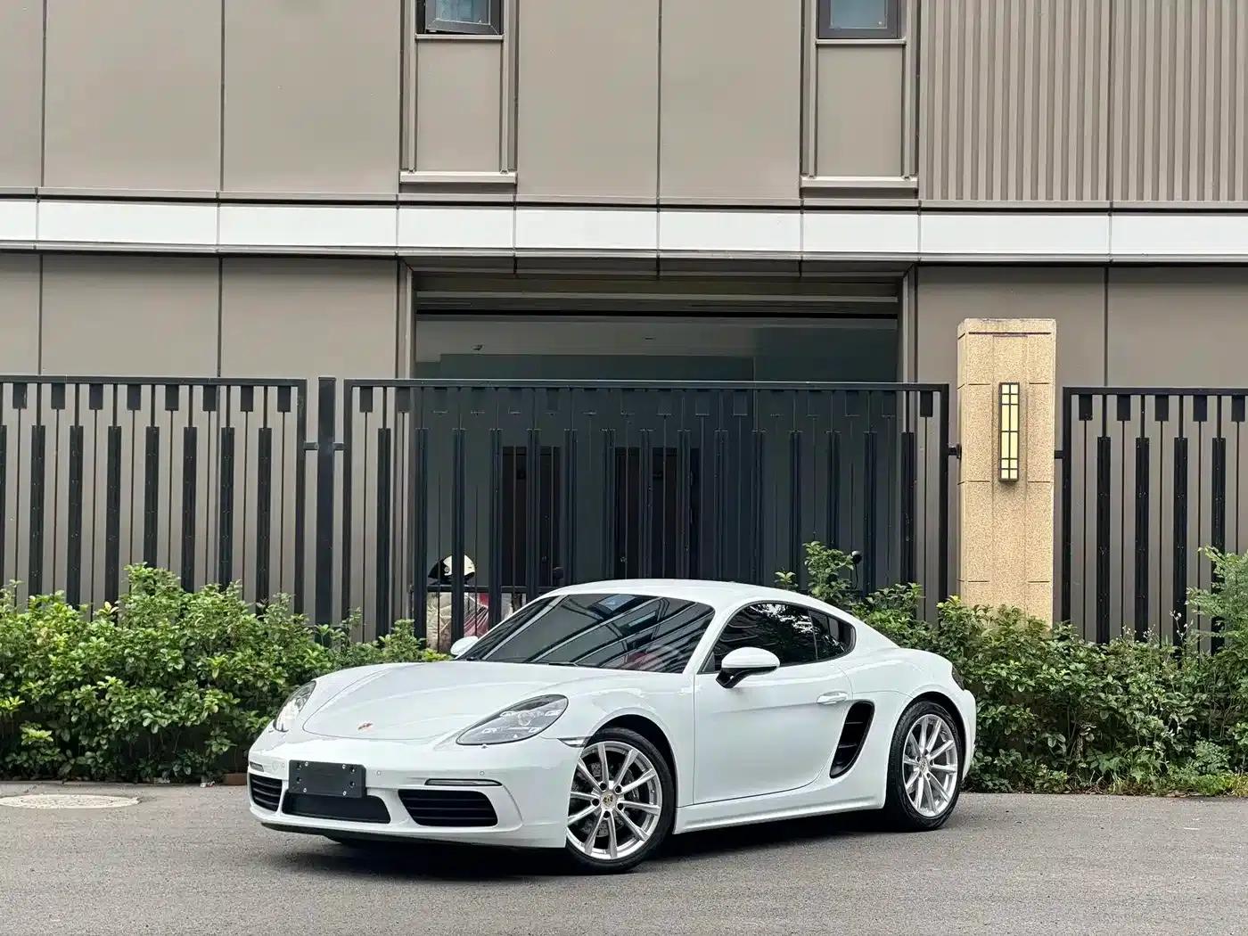 Porsche 718 Cayman 2020 2.0T — миниатюра 1