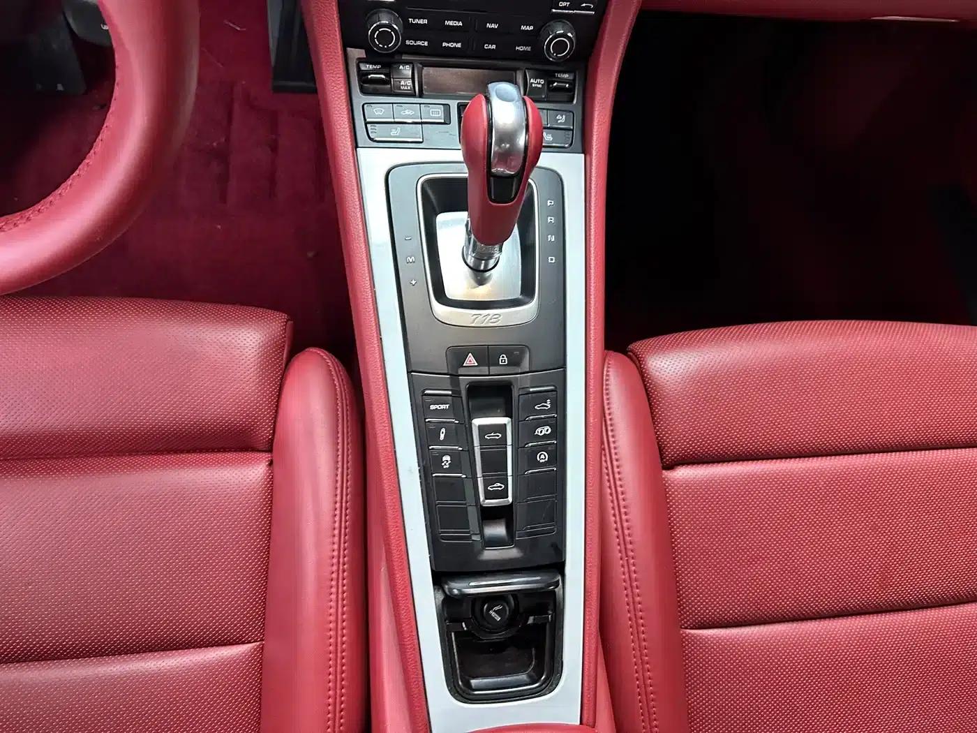 2020 Porsche 718 Boxster 2.0T — миниатюра 11