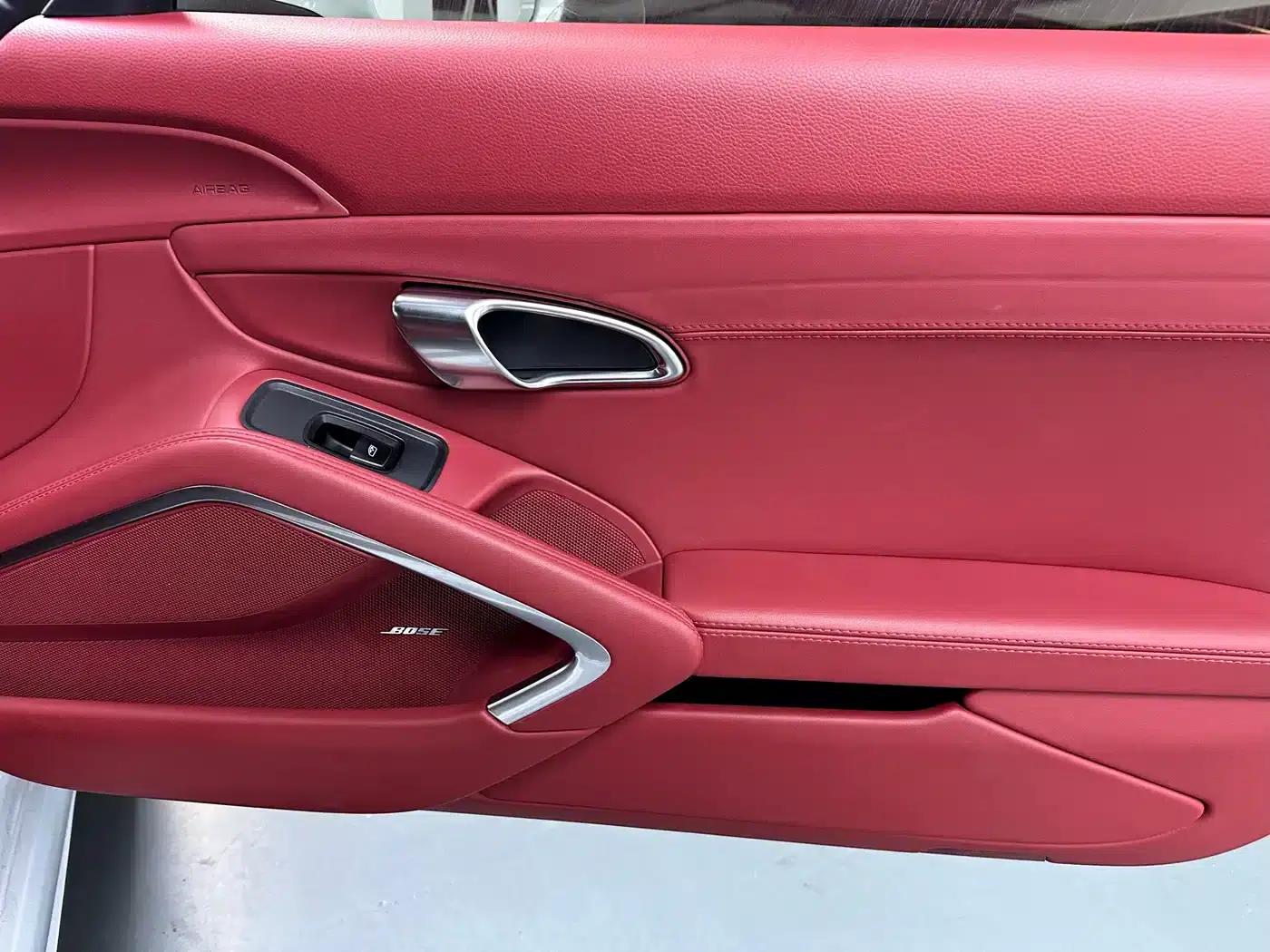 2020 Porsche 718 Boxster 2.0T — миниатюра 17