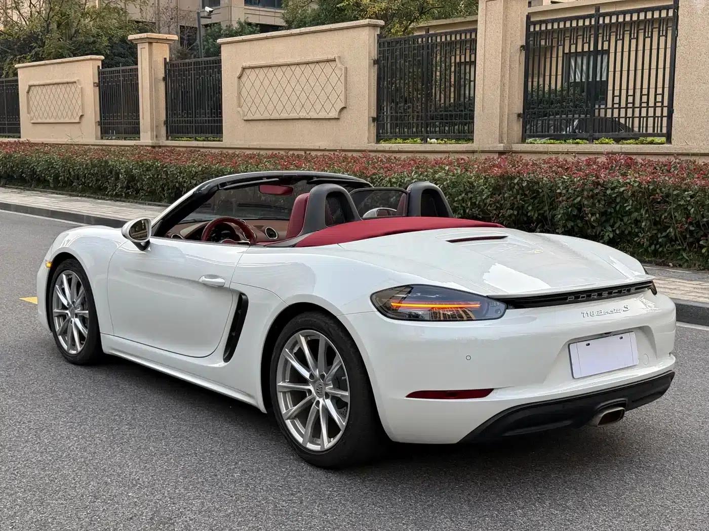 2022 Porsche 718 Boxster 2.0T — миниатюра 16