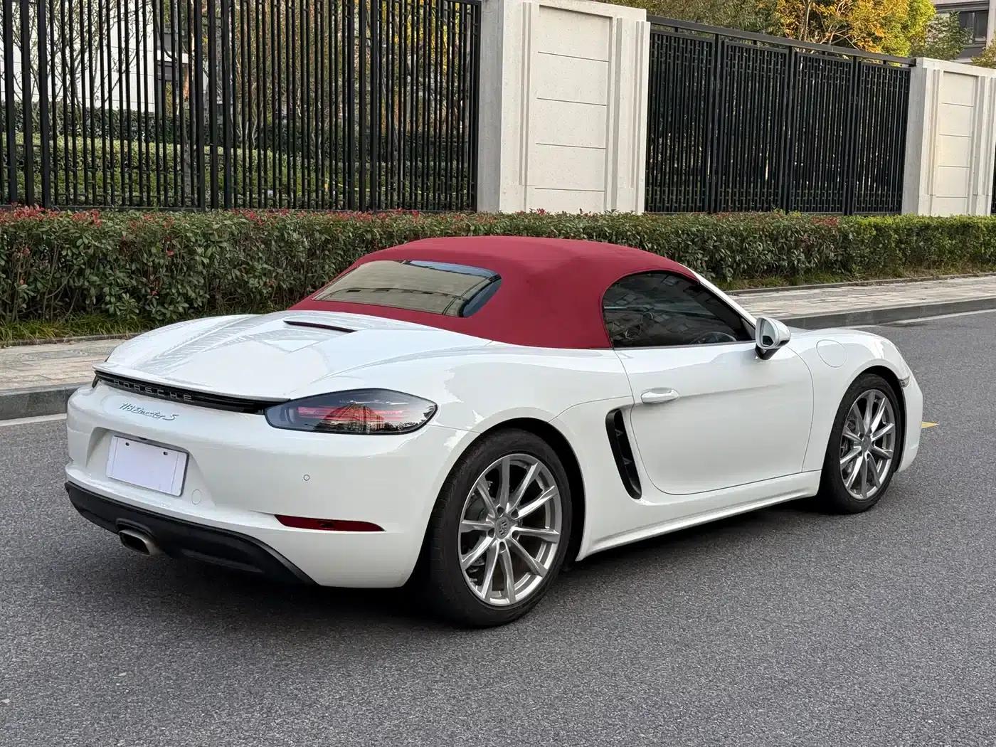 2022 Porsche 718 Boxster 2.0T — миниатюра 5