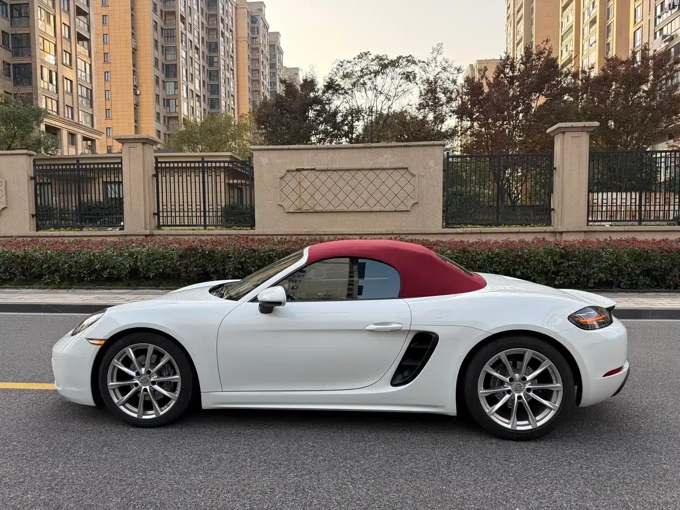 2022 Porsche 718 Boxster 2.0T — миниатюра 7