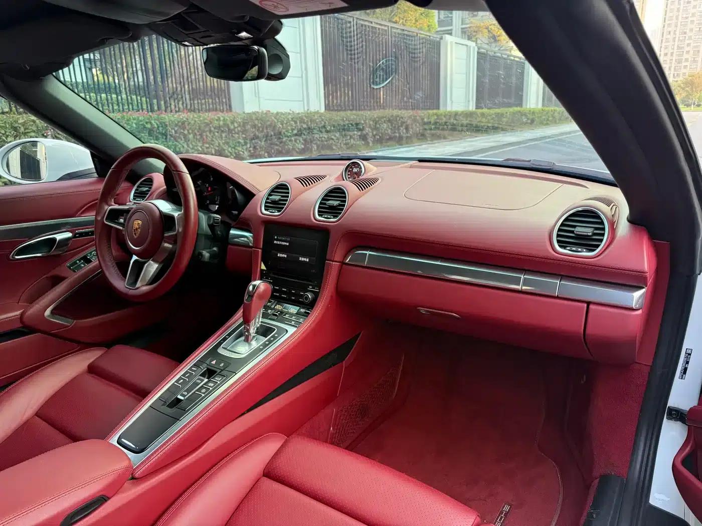 2022 Porsche 718 Boxster 2.0T — миниатюра 10