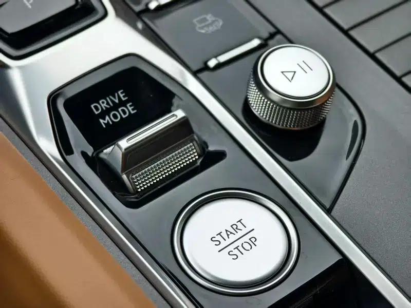 Lynk & Co 09 EM-P 2024 Model EM-P 2.0TD 7-Seat PRO — миниатюра 8